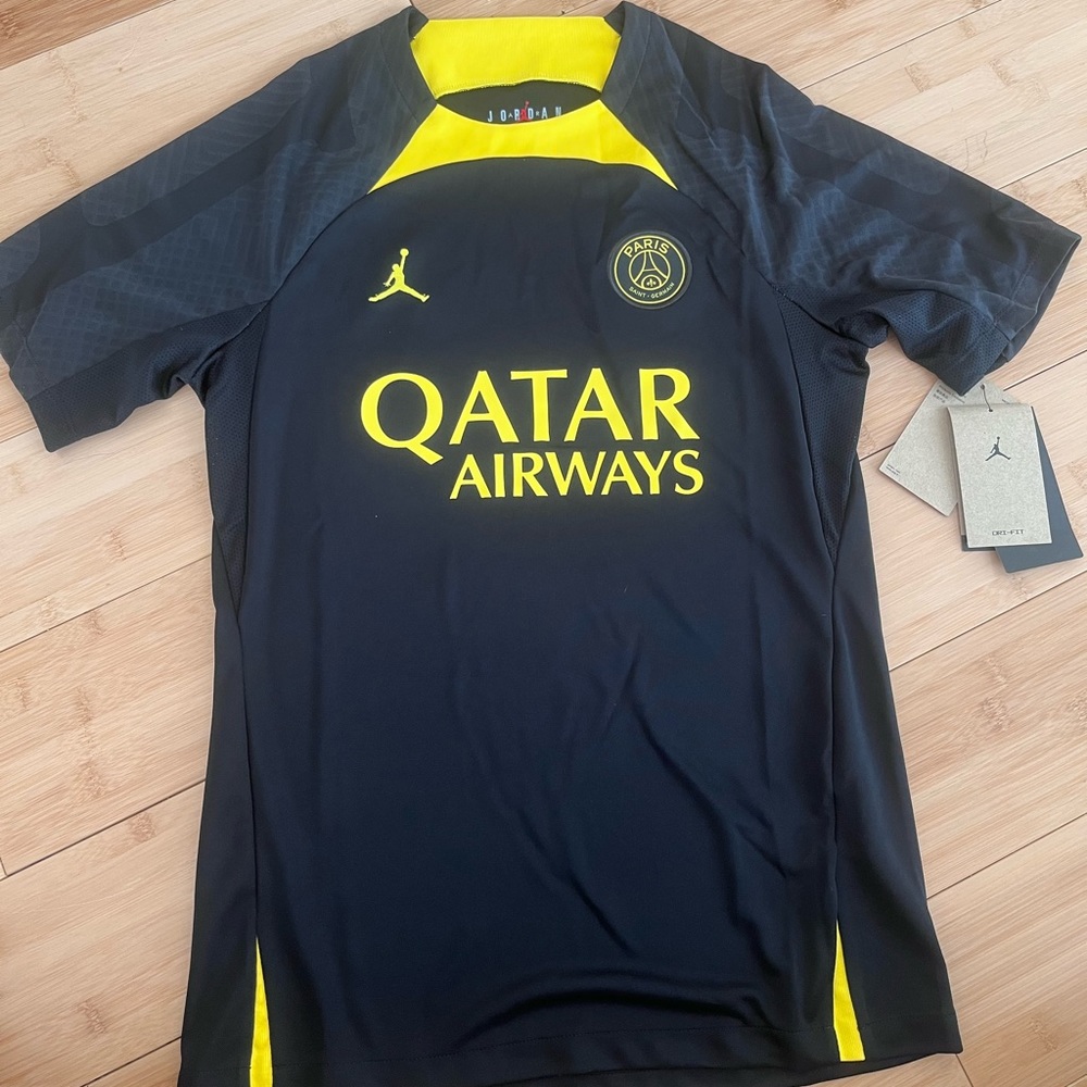 Paris Saint-Germain Jordan Dri-FIT Knit Soccer Top